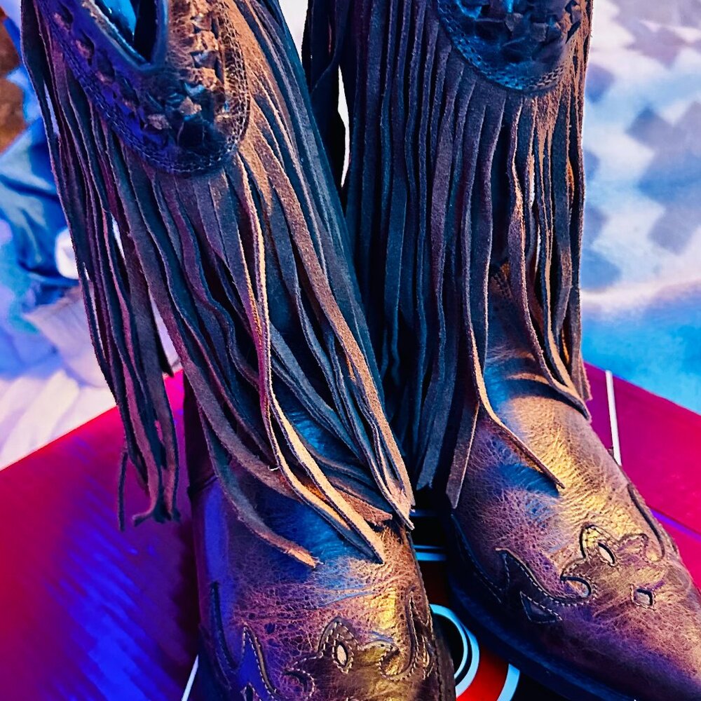LIKE NEW! DINGO COWBOY BOOTS, DARK BROWN WITH FRINGE, LEATHER, SIZE 7.5
